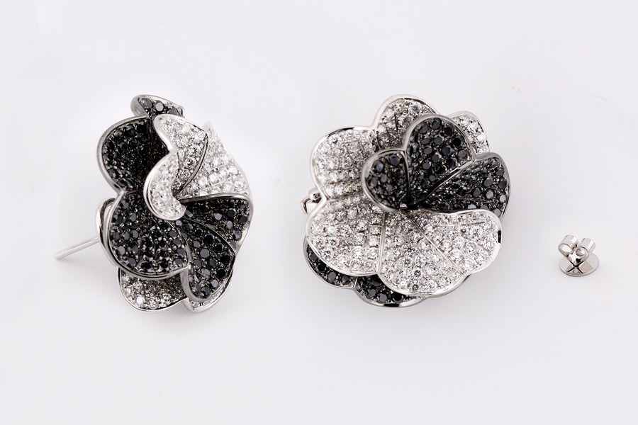 B&W DIAMOND EARRING 18KW