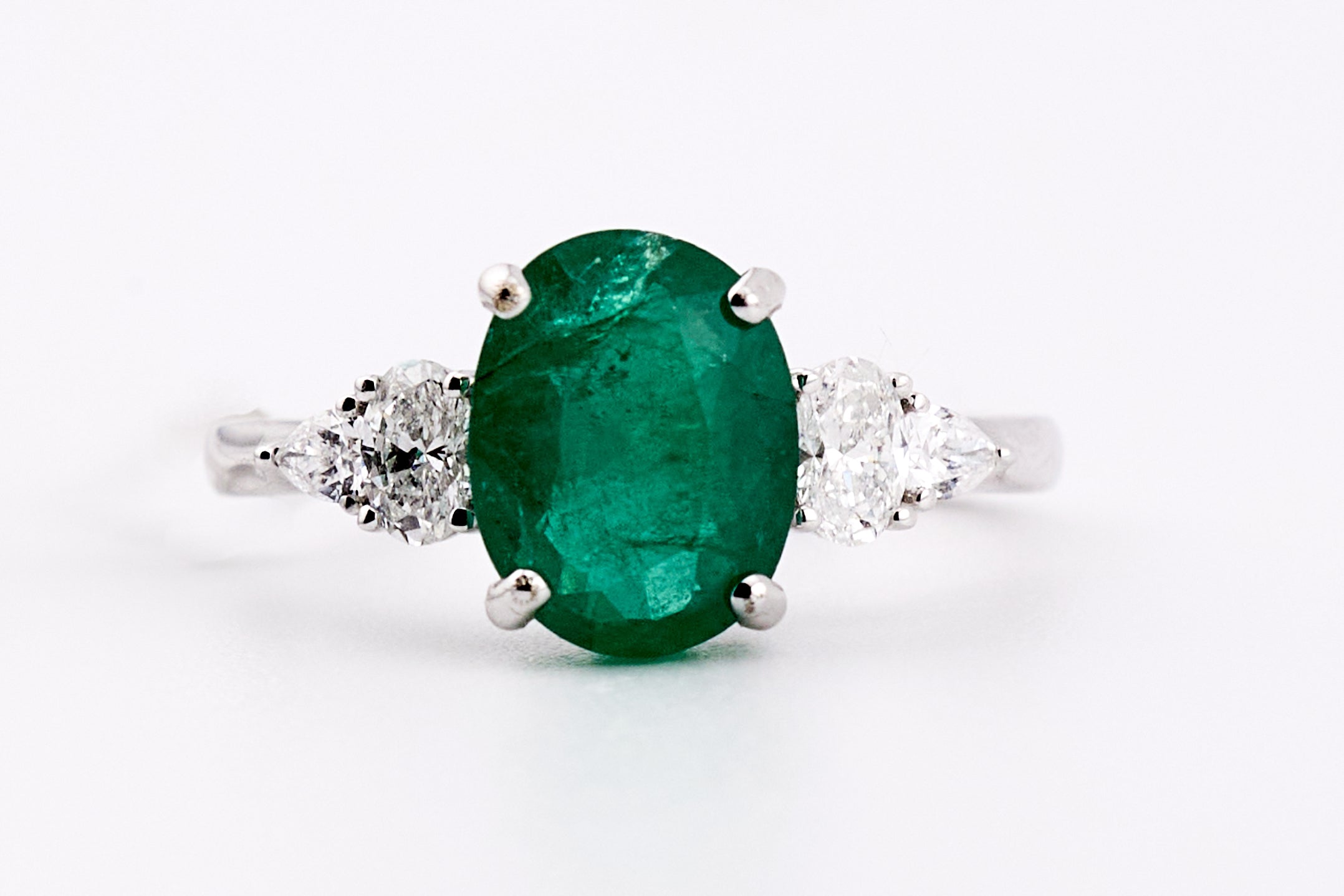 EMERALD & DIAMOND RING 18KW