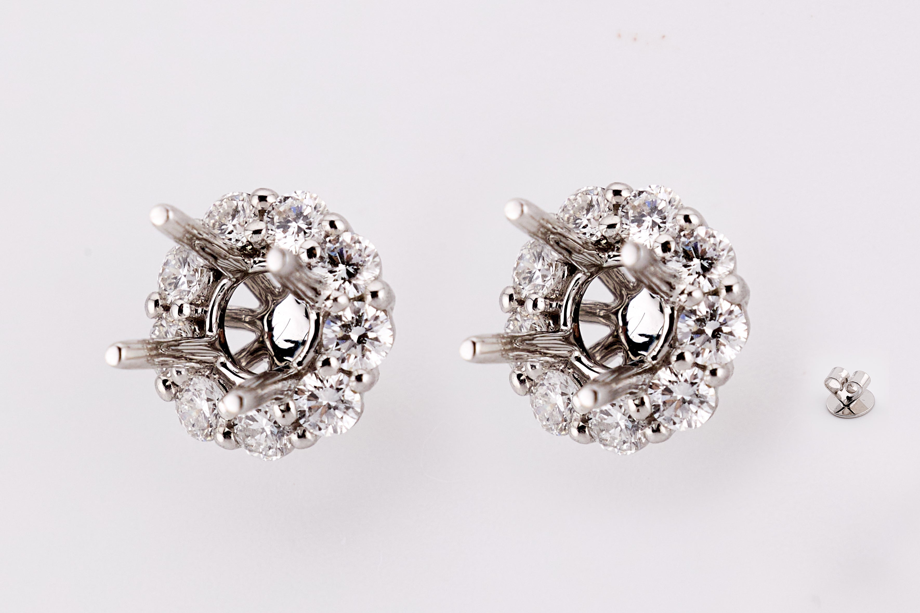 DIAMOND EARRING 18KW